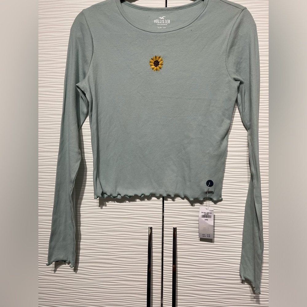 HOLISTER SIZE L AQUA BABY TEE LONG-SLEEVED TEE SHIRT